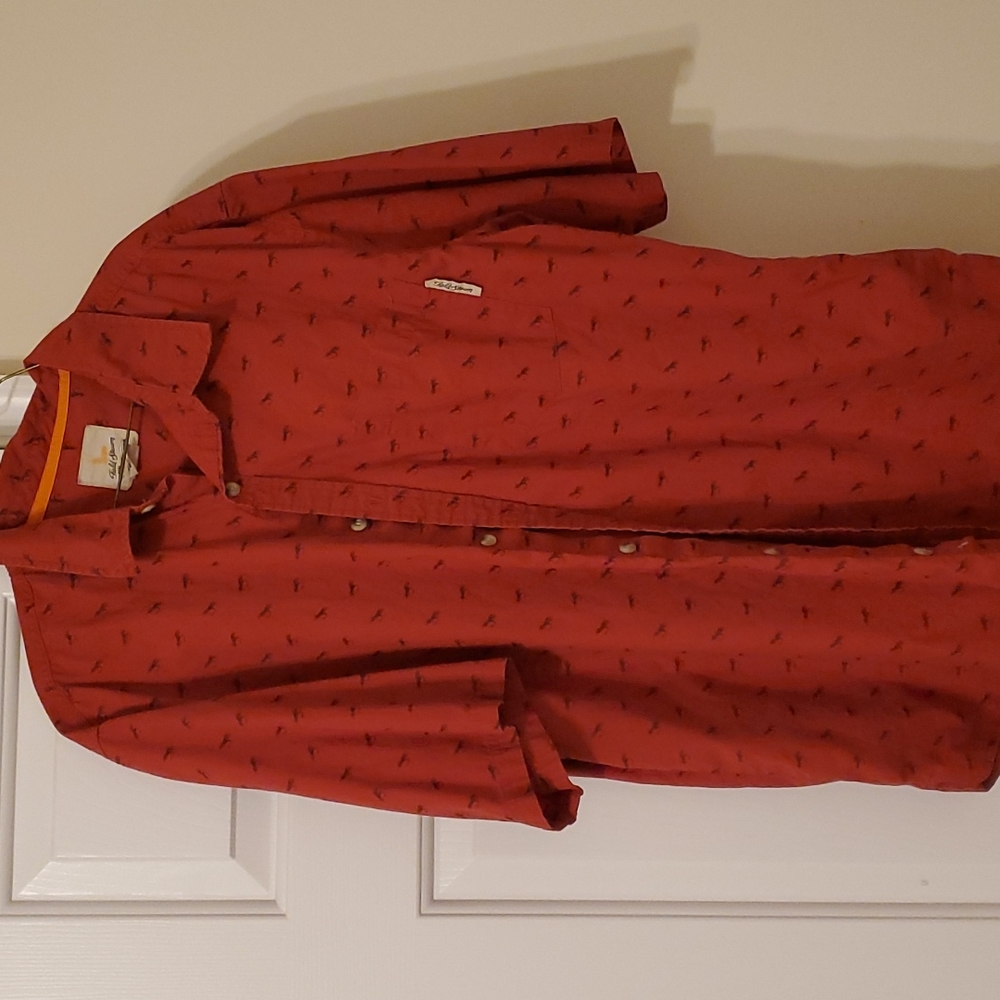 Men's Field and Stream short sleeve button down shirt. Never worn.  Size L.